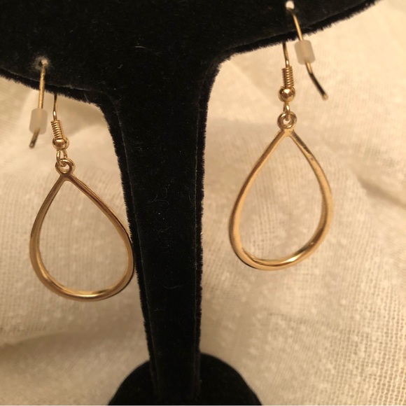 πPark Lane Oui Earrings Gold TearDrop Hooks - Picture 6 of 14